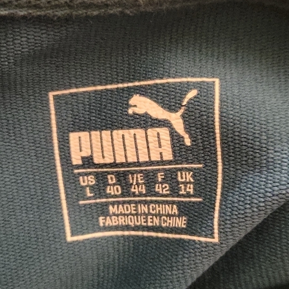 puma blue hoodie sweatshirt. Two side pockets. Size says Large. - Picture 6 of 7